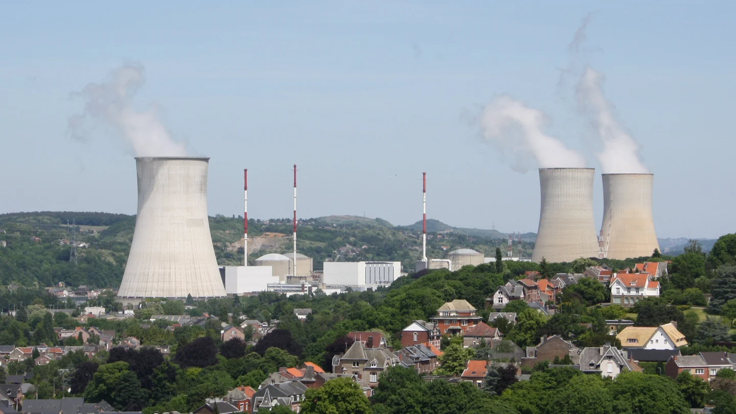 Imagen de la central nuclear de Tihange (Bélgica) Imagen de la central nuclear de Tihange (Bélgica)