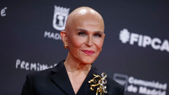 La actriz Antonia San Juan posa delante de un 'photocall' de unos premios de la Comunidad de Madrid