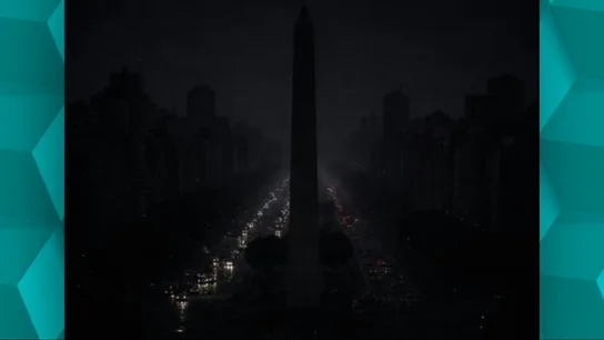 Imagen del Obeslisco de Buenos Aires completamente a oscuras Imagen del Obeslisco de Buenos Aires completamente a oscuras