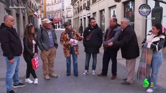 Un hombre defiende limitar el horario de la hostelería: "El que está cenando a las 2:00 horas no está tomando una manzanilla" Un hombre defiende limitar el horario de la hostelería: "El que está cenando a las 2:00 horas no está tomando una manzanilla"