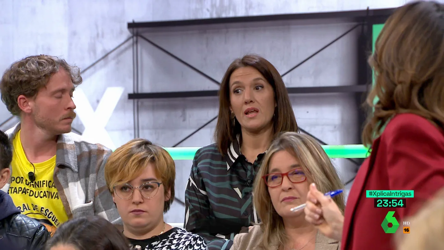 Habla una enfermera: "Me pagan 200 euros por 10 horas nocturnas de pie cuidando sola a 20 pacientes" Habla una enfermera: "Me pagan 200 euros por 10 horas nocturnas de pie cuidando sola a 20 pacientes"