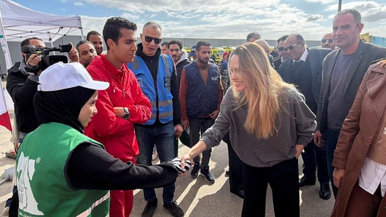 La actriz Angelina Jolie visita el cruce fronterizo de Rafah, entre Egipto y la Franja de Gaza La actriz Angelina Jolie visita el cruce fronterizo de Rafah, entre Egipto y la Franja de Gaza
