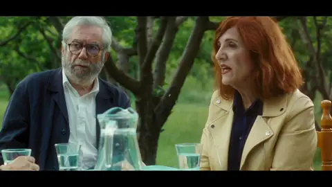 Elvira Lindo, sobre vivir con una pareja que tiene depresión: "Mucha gente me decía, 'tú cuídate', y yo pensaba, '¿y eso cómo se hace?" Elvira Lindo, sobre vivir con una pareja que tiene depresión: "Mucha gente me decía, 'tú cuídate', y yo pensaba, '¿y eso cómo se hace?"