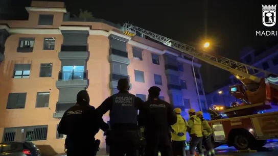 Un incendio en una vivienda en Carabanchel deja tres muertos. Un incendio en una vivienda en Carabanchel deja tres muertos.