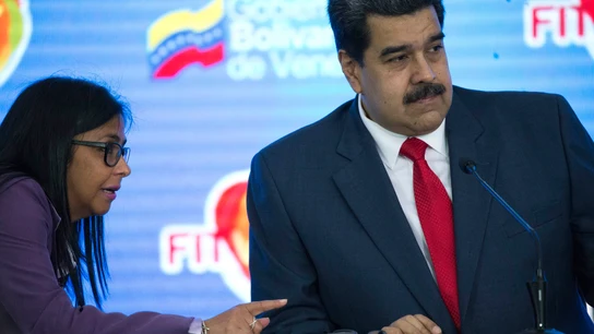Delcy Rodríguez y Nicolás Maduro. Delcy Rodríguez y Nicolás Maduro.