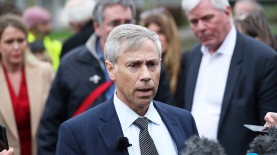 El abogado de Nicol&aacute;s Maduro, Barry Pollack, comparece ante los medios  