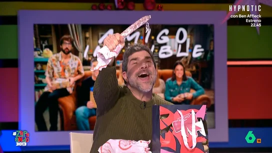 VÍDEO | Nacho García, tras recibir un fuet y un queso como regalo del 'amigo invisible': "Es la mejor Navidad de mi vida" VÍDEO | Nacho García, tras recibir un fuet y un queso como regalo del 'amigo invisible': "Es la mejor Navidad de mi vida"