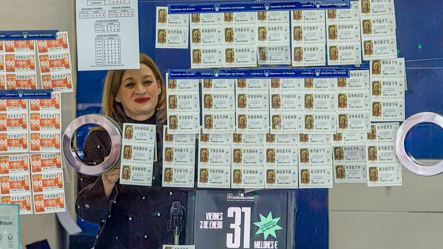 Una administración de Lotería de Melilla vendiendo décimos del sorteo del Niño de 2026 Una administración de Lotería de Melilla vendiendo décimos del sorteo del Niño de 2026
