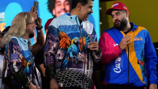 Nicol&aacute;s Maduro junto a su hijo, Nicol&aacute;s Maduro Guerra