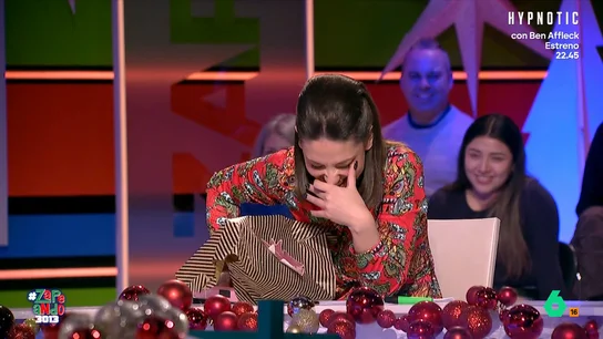 De la alegría de Quique Peinado a la 'desilusión' de Maya Pixelskaya al recibir sus regalos: "Esto es lo menos yo que hay" De la alegría de Quique Peinado a la 'desilusión' de Maya Pixelskaya al recibir sus regalos: "Esto es lo menos yo que hay"