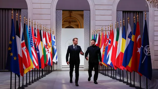 Macron recibe a Zelenski a su llegada a la reunión de la Coalición de Voluntarios sobre Ucrania en París Macron recibe a Zelenski a su llegada a la reunión de la Coalición de Voluntarios sobre Ucrania en París