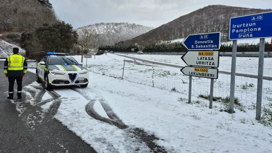 Imagen de una de las carreteras afectadas por la nieve Imagen de una de las carreteras afectadas por la nieve