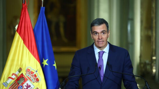 Pedro S&aacute;nchez este martes en la rueda de prensa en Par&iacute;s.