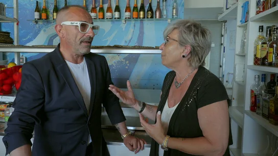 El 'Mikkonos Beach Club' cuestionado por supuesto 'amiguismo' con 'Dehesa el Saler': "Me parece exagerado" El 'Mikkonos Beach Club' cuestionado por supuesto 'amiguismo' con 'Dehesa el Saler': "Me parece exagerado"