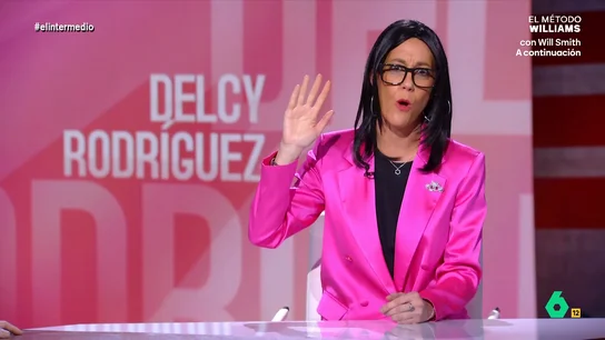 'Delcy Rodriguez' visita El Intermedio y pregunta por Ábalos: "Le he llamado para que me lleve a Barajas, pero no me lo coge" En este vídeo, Cristina Gallego se pone en la piel de la 'presidenta' venezolana, que visita el programa para hablar sobre cómo han sido sus primeros días al frente de Venezuela. No te pierdas esta divertida imitación en el vídeo principal.