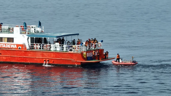 El equipo de búsqueda y rescate de Indonesia en una imagen durante la octava jornada de búsqueda El equipo de búsqueda y rescate de Indonesia en una imagen durante la octava jornada de búsqueda