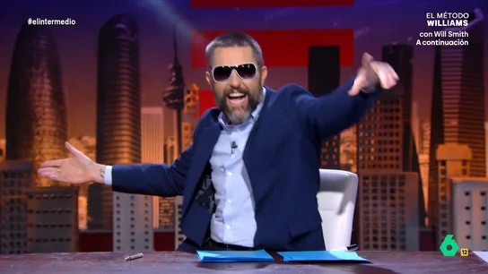 Dani Mateo canta el 'reguetón de Delcy Rodríguez': "Déjame en la oficina y prometo no hablar con China" El presentador de El Intermedio expone que la política exterior de Venezuela es como la de los cantantes de reguetón: "Tiene que mantener la identidad venezolana y, a la vez, contentar al mercado yanqui".