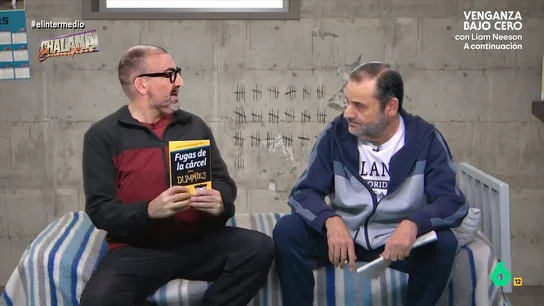 'Koldo' propone a 'Ábalos' encargar un túnel a Servinabar para escapar de la cárcel: "Y ya de paso sacarnos una comisión" El 'exasesor' de 'Ábalos' propone al 'exministro socialista' hacer un túnel para poder escapar de la cárcel. 'García' plantea su plan a su compañero de celda, que no se muestra muy convencido ante la idea.