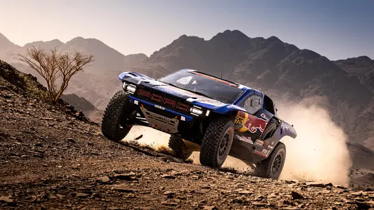 Arranca la remontada de Sainz en el Dakar: "Para mí estar aquí es como una victoria" Arranca la remontada de Sainz en el Dakar: "Para mí estar aquí es como una victoria"