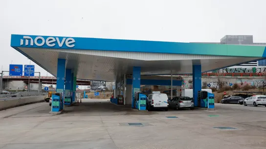 Gasolinera de Moeve en Madrid. Gasolinera de Moeve en Madrid.