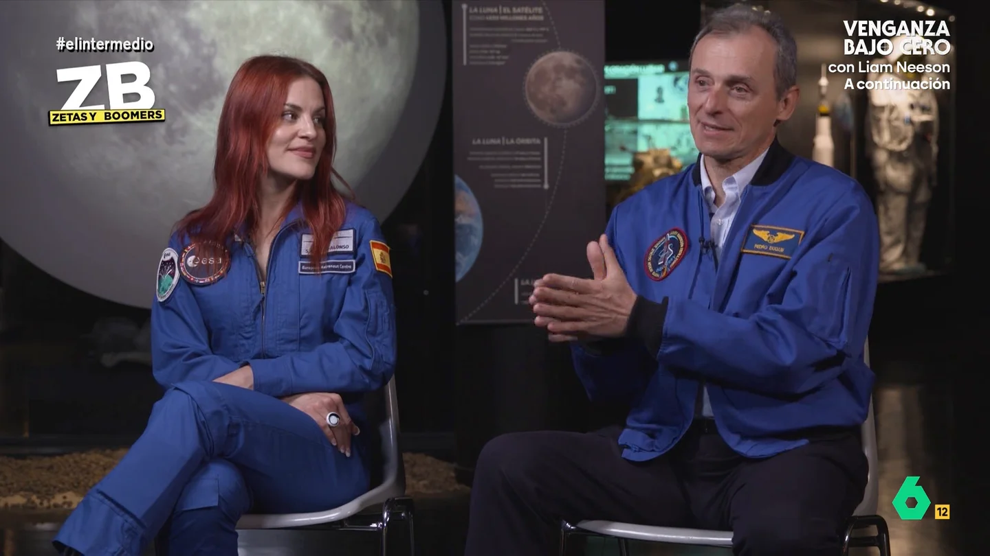 Pedro Duque desvela si se lo pasó mejor como ministro o en el espacio: "Al ministerio no va uno a pasárselo bien" 'Zetas y Boomers' une a dos astronautas españoles: Pedro Duque y Sara García Alonso. Ambos son de diferentes generaciones y Thais Villas quiere conocer conocer su experiencia como miembros de la Agencia Espacial Europea.