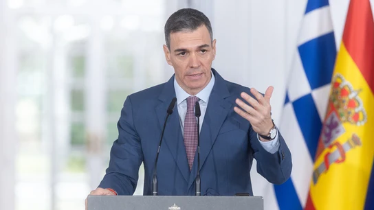 El presidente del Gobierno, Pedro Sánchez, durante una rueda de prensa tras recibir al primer ministro de Grecia, Kyriákos Mitsotákis, en La Moncloa, a 12 de enero de 2026, en Madrid (España). El presidente del Gobierno, Pedro Sánchez, durante una rueda de prensa tras recibir al primer ministro de Grecia, Kyriákos Mitsotákis, en La Moncloa, a 12 de enero de 2026, en Madrid (España).