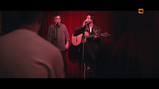 Manuel Carrasco se sincera en el primer programa de la temporada de Lo de Évole: "Me dijeron que sonaba muy andaluz para la radio" Manuel Carrasco se sincera en el primer programa de la temporada de Lo de Évole: "Me dijeron que sonaba muy andaluz para la radio"