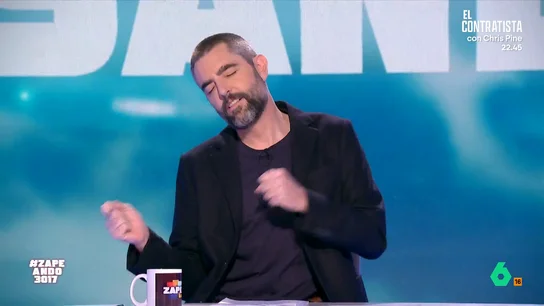 Dani Mateo celebra la victoria del Barça ante el Real Madrid en la Supercopa: "Últimamente no podíamos ni cantar el himno" Dani Mateo reacciona en este vídeo a la victoria del Barça por 3-2 sobre el Real Madrid en Arabia Saudí y una de las imágenes más divertidas que dejó el Clásico: el peinado del periodista Carlos Monfort.