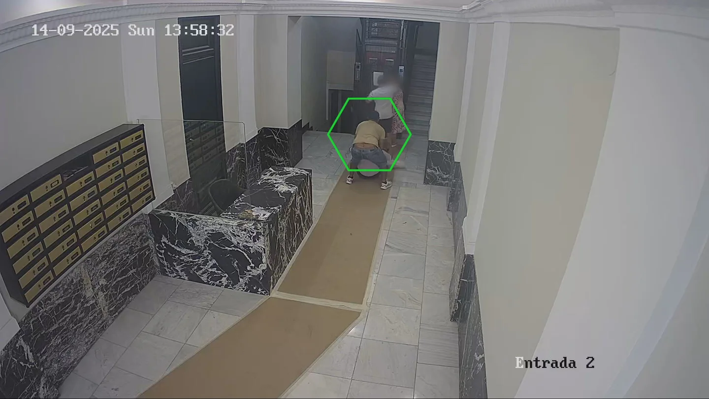 Imagen de la banda de atracadores en uno los robos realizados en Madrid Imagen de la banda de atracadores en uno los robos realizados en Madrid