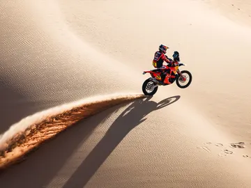 El piloto argentino Luciano Benavides (KTM), en el Rally Dakar 2026. El piloto argentino Luciano Benavides (KTM), en el Rally Dakar 2026.