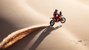 El piloto argentino Luciano Benavides (KTM), en el Rally Dakar 2026. El piloto argentino Luciano Benavides (KTM), en el Rally Dakar 2026.