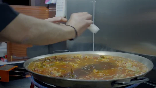 Un hostelero critica una paella de Batalla de Restaurantes: "Es una aberración poner caracoles sin preguntar" Un hostelero critica una paella de Batalla de Restaurantes: "Es una aberración poner caracoles sin preguntar"