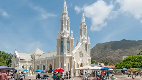 Basílica de Nuestra Señora del Valle de Isla Margarita Basílica de Nuestra Señora del Valle de Isla Margarita