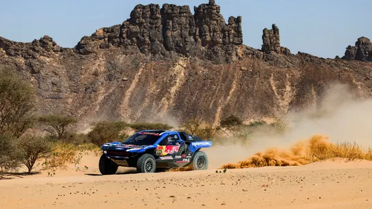 Gran remontada de Nani Roma y Carlos Sainz: primero y segundo en la clasificación general del Dakar Gran remontada de Nani Roma y Carlos Sainz: primero y segundo en la clasificación general del Dakar