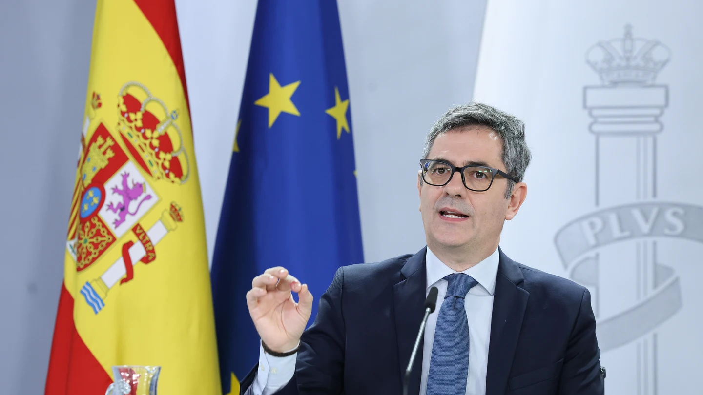 El ministro de la Presidencia, Justicia y Relaciones con las Cortes, Félix Bolaños, durante una rueda de prensa tras el Consejo de Ministros. El ministro de la Presidencia, Justicia y Relaciones con las Cortes, Félix Bolaños, durante una rueda de prensa tras el Consejo de Ministros.