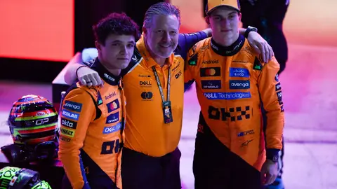 Zak Brown con Norris y Piastri Zak Brown con Norris y Piastri