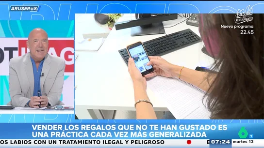 Alfonso Arús reacciona a la moda de revender los regalos no deseados: "¿Regifting? Es un 'ahí lo llevas'" Alfonso Arús reacciona a la moda de revender los regalos no deseados: "¿Regifting? Es un 'ahí lo llevas'"