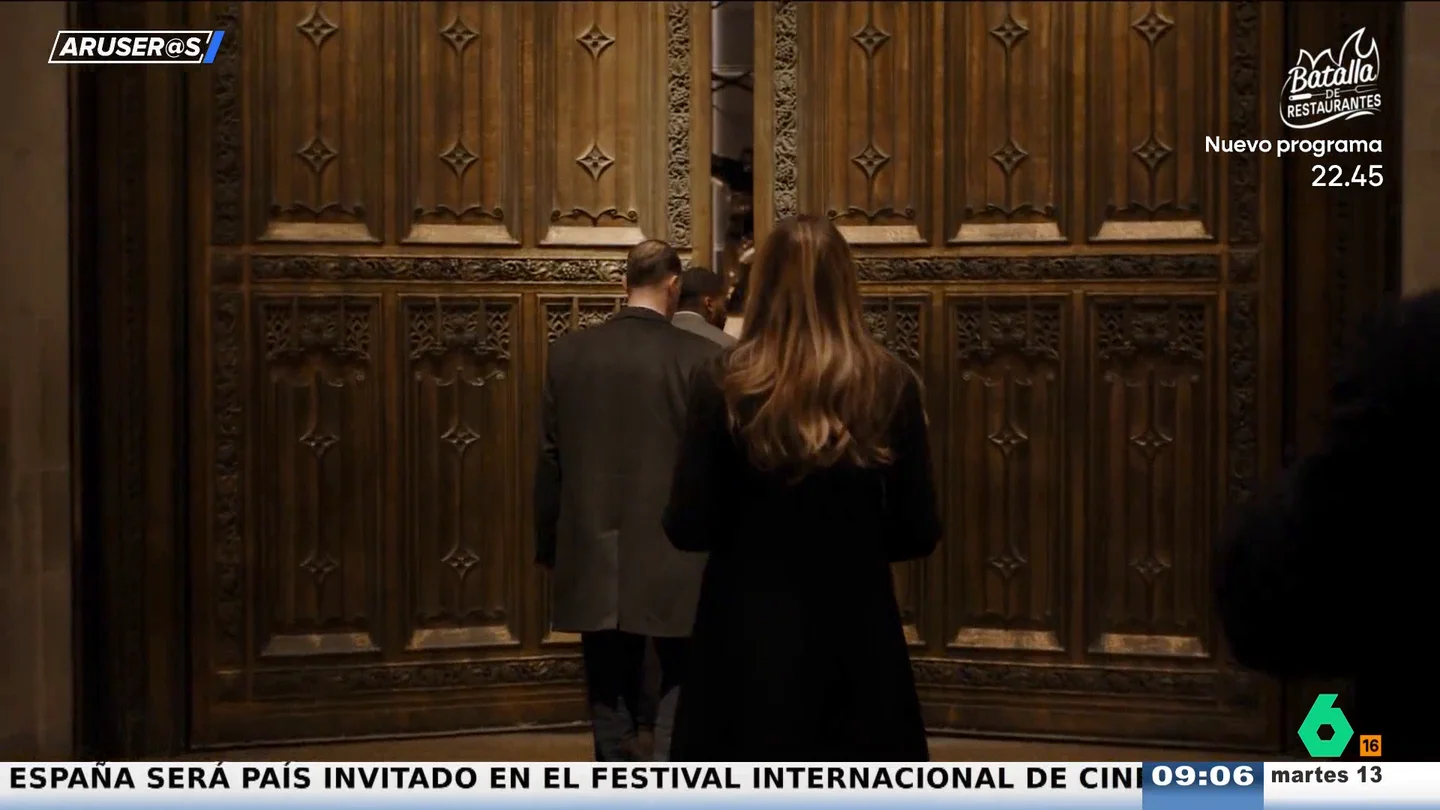 Alfonso Arús analiza el segundo vídeo del documental de Melania Trump en Notre-Dame: "Es como si fuera Emily in Paris" Alfonso Arús analiza el segundo vídeo del documental de Melania Trump en Notre-Dame: "Es como si fuera Emily in Paris"
