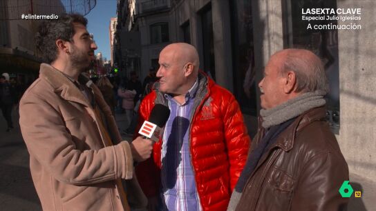 Espa&ntilde;a es el pa&iacute;s con m&aacute;s calvos del mundo e Isma Ju&aacute;rez ha salido a la calle para hablar con algunos de ellos. En este v&iacute;deo, defienden con orgullo su calva y animan a otros a pasarse "al peine de la cuchilla todos los d&iacute;as".