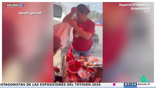 Una camarera graba a una mujer que intentar irse haciendo un simpa: este es el vídeo del tenso momento Una camarera graba a una mujer que intentar irse haciendo un simpa: este es el vídeo del tenso momento