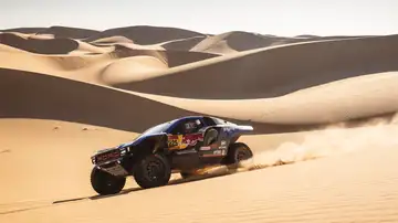 El español Carlos Sainz, de Ford Racing, durante una etapa del Dakar 2026. El español Carlos Sainz, de Ford Racing, durante una etapa del Dakar 2026.