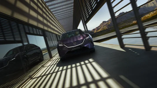 Mazda le pone un pantallón y un precio definitivo a su propio Tesla Model Y Mazda le pone un pantallón y un precio definitivo a su propio Tesla Model Y