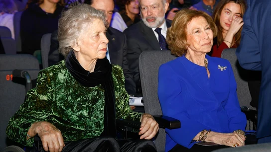 La reina Sofía y su hermana, Irene de Grecia. La reina Sofía y su hermana, Irene de Grecia.