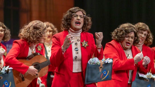 Mar&iacute;a Jes&uacute;s Montero, 'musa' de una de las chirigotas del COAC de 2026, 'diva' persecutora de morosos