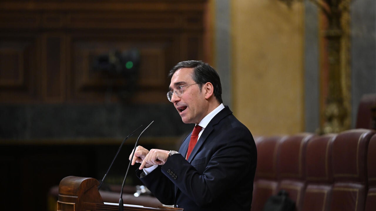 Albares defiende la posición española del "multilateralismo" frente a la "peligrosísima escalada" provocada por Trump
