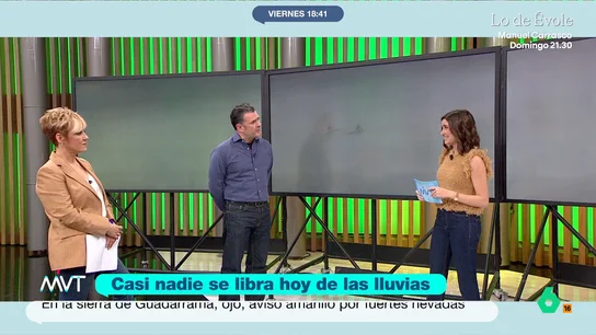 El chiste de Iñaki López sobre la borrasca Harry: "¿El miércoles llega Sally? ¡Qué malo!" El presentador de Más Vale Tarde hace un chascarrillo sobre el nombre que ha recibido la borrasca que llegará a nuestro país la próxima semana. Esta, como indica Belén Samper, se formará durante el fin de semana en el Mediterráneo.