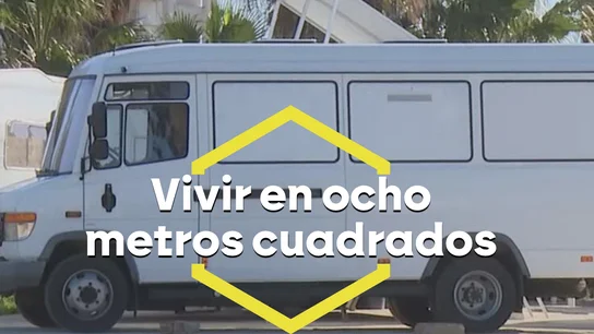 Grafismo que muestra una de las autocaravanas del parking de Málaga Grafismo que muestra una de las autocaravanas del parking de Málaga