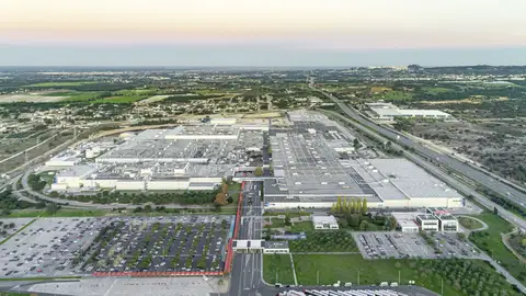 Volkswagen cambia su estrategia con las fábricas españolas, pero sin prescindir de empleados Volkswagen cambia su estrategia con las fábricas españolas, pero sin prescindir de empleados