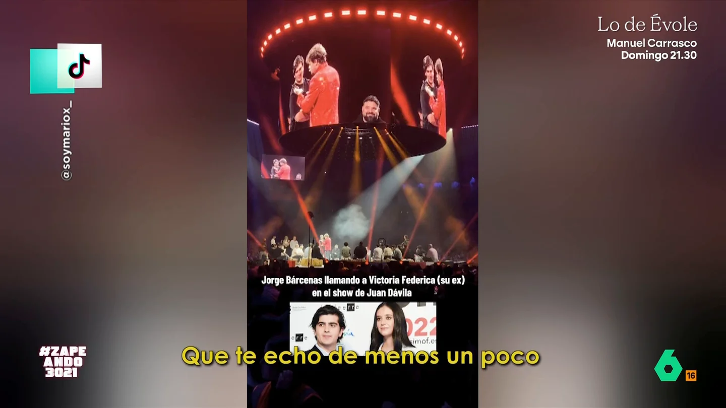 VÍDEO | La reacción de Victoria Federica cuando su ex le llama en medio del show de Juan Dávila: "Le insultó el contestador" El DJ Jorge Bárcenas, quien fuera pareja de Victoria Federica, llamó a su ex ante los 18.000 espectadores del show del cómico Juan Dávila para gastarle una broma que, como se puede ver en este vídeo, no le hizo gracia.