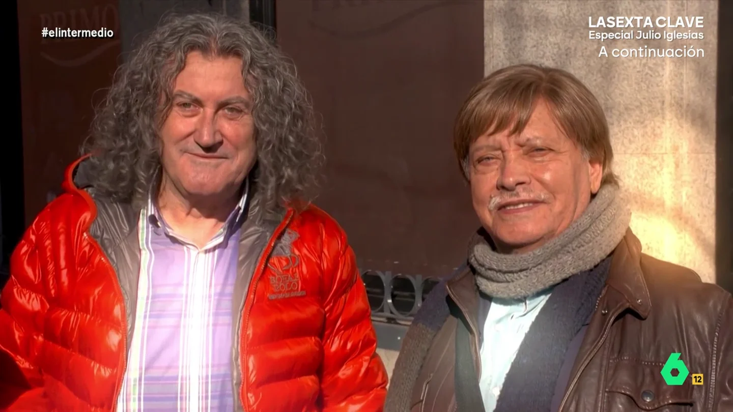 Isma Juárez recurre a la IA para que dos calvos vuelvan a tener pelo: "Yo lo quiero ondulado, un poco heavy" El reportero ha salido a la calle para hablar con varios hombres calvos para saber qué hicieron cuando comenzaron a perder el pelo y si recurrieron a pastillas o productos para evitar la caída.